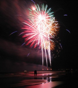 tybee-island-georgia-july-4-fireworks_l